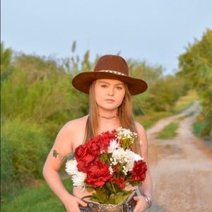 Meet your Posher, Lizzie